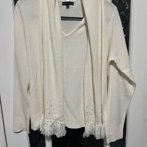 Carolyn Taylor Women's Cream Sweater w/ matching scarf. Size L
